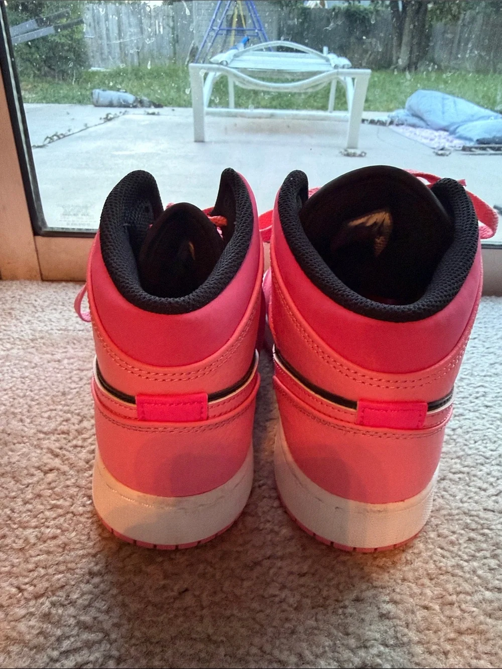 Nike Air Jordan 1 Mid GS Black Pink Crimson Atmosphere Size Boys 6.5Y